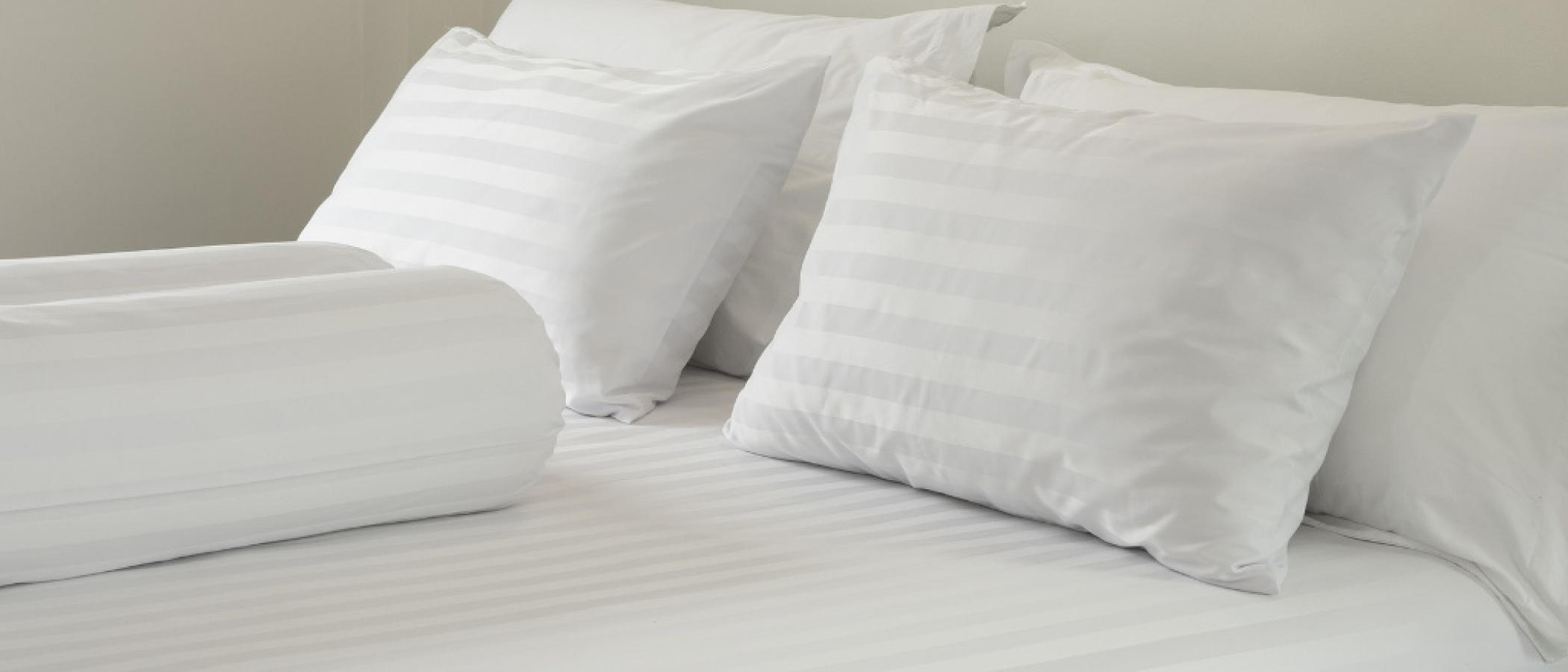 SANIFICAZIONE DELLA BIANCHERIA PER HOTEL: LE NORME DA SEGUIRE