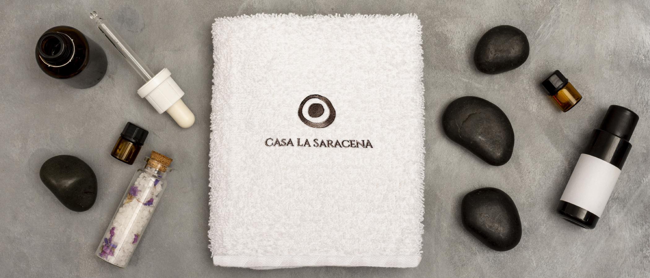 Biancheria Personalizzata con Logo per Casa La Saracena