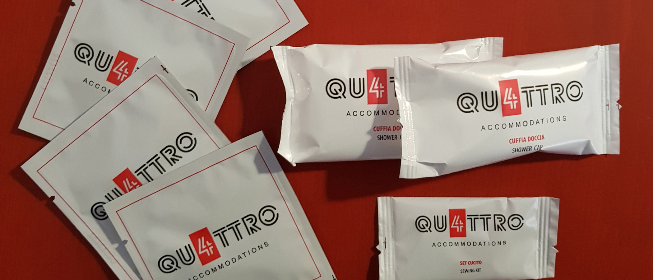 Linea Cortesia Personalizzata con Logo per Quattro Suites Accommodation